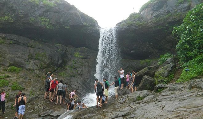 लोनावाला हिल स्टेशन महाराष्ट्र वीकेंड गेटवे ट्रैकिंग डेस्टिनेशन एडवेंचर एक्टिविटी